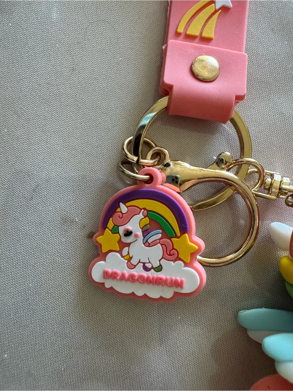 Dragon run unicorn keychain